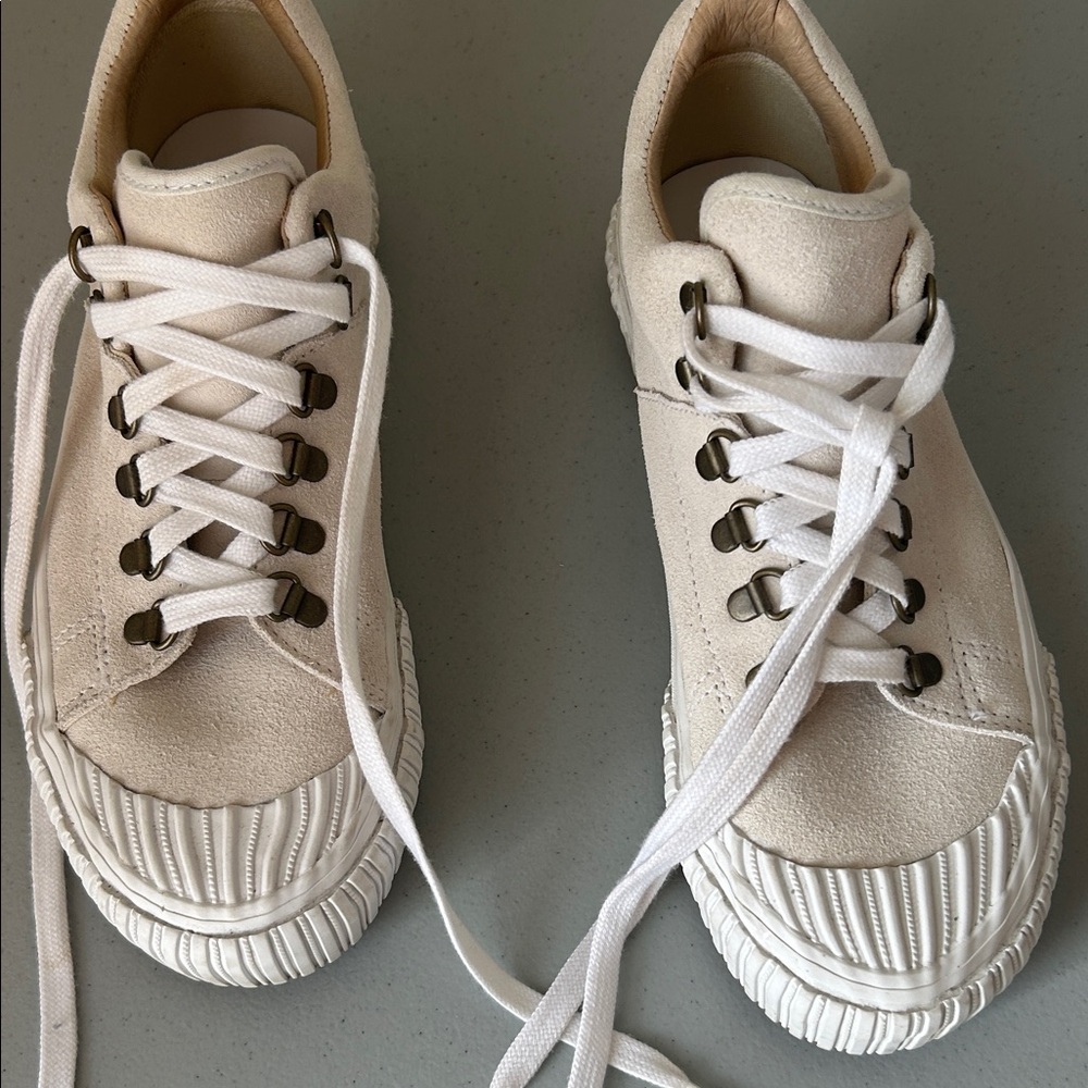 Vans suede shoes. Men’s sz 7. Women’s 8.5. Cream color.